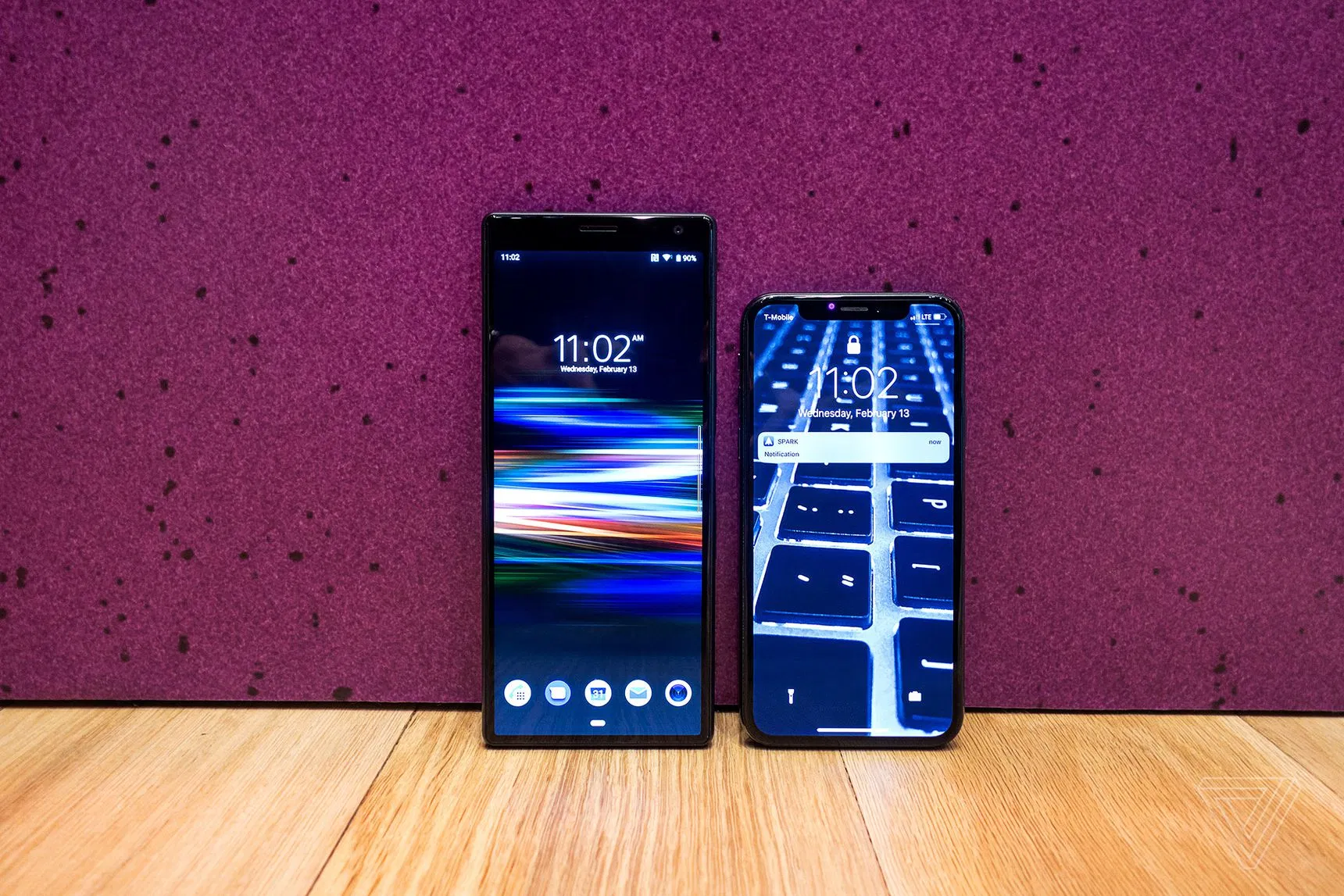 Sony Xperia 1 khi đặt cạnh iPhone Xs