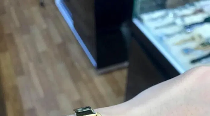 Cửa hàng đồng hồ chính hãng tại TPHCM