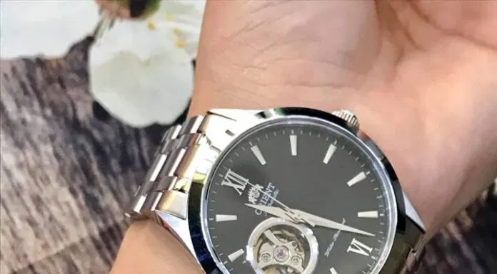 Cửa hàng đồng hồ chính hãng tại TPHCM