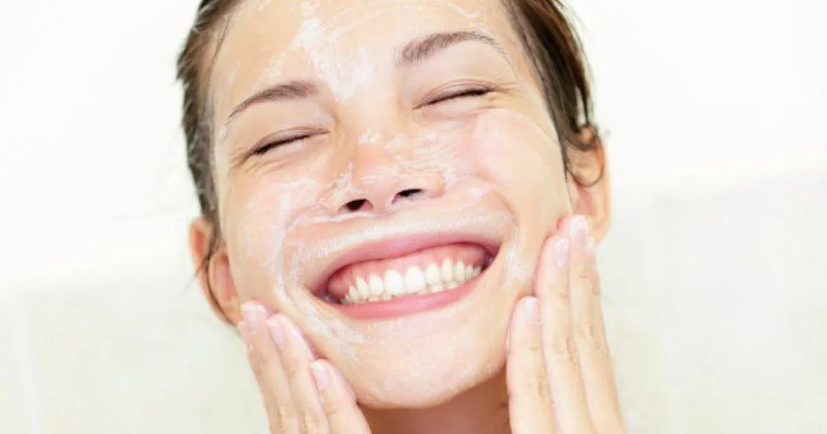 Salicylic acid là hoạt chất có khả năng giúp tẩy tế bào chết nhẹ nhàng và hiệu quả. (ảnh internet)