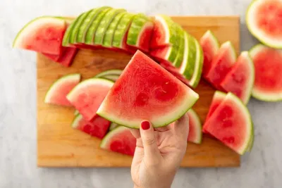 mẹo làm đẹp da với vỏ dưa hấu
