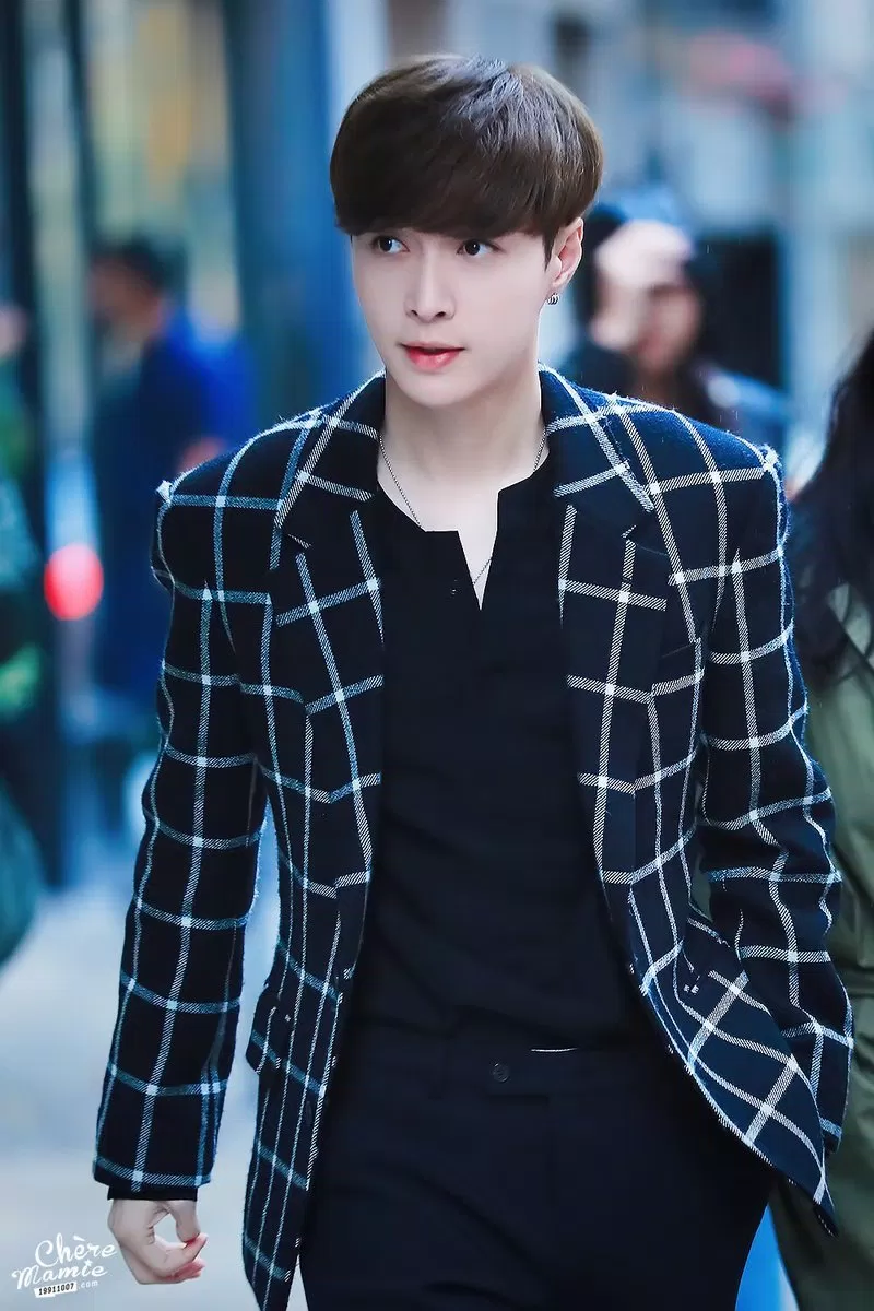 Lay Trương Nghệ Hưng EXO