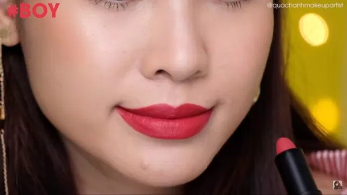 Màu son đỏ hồng khá dễ dùng, phù hợp với nhiều tông da khác nhau (nguồn: Internet)