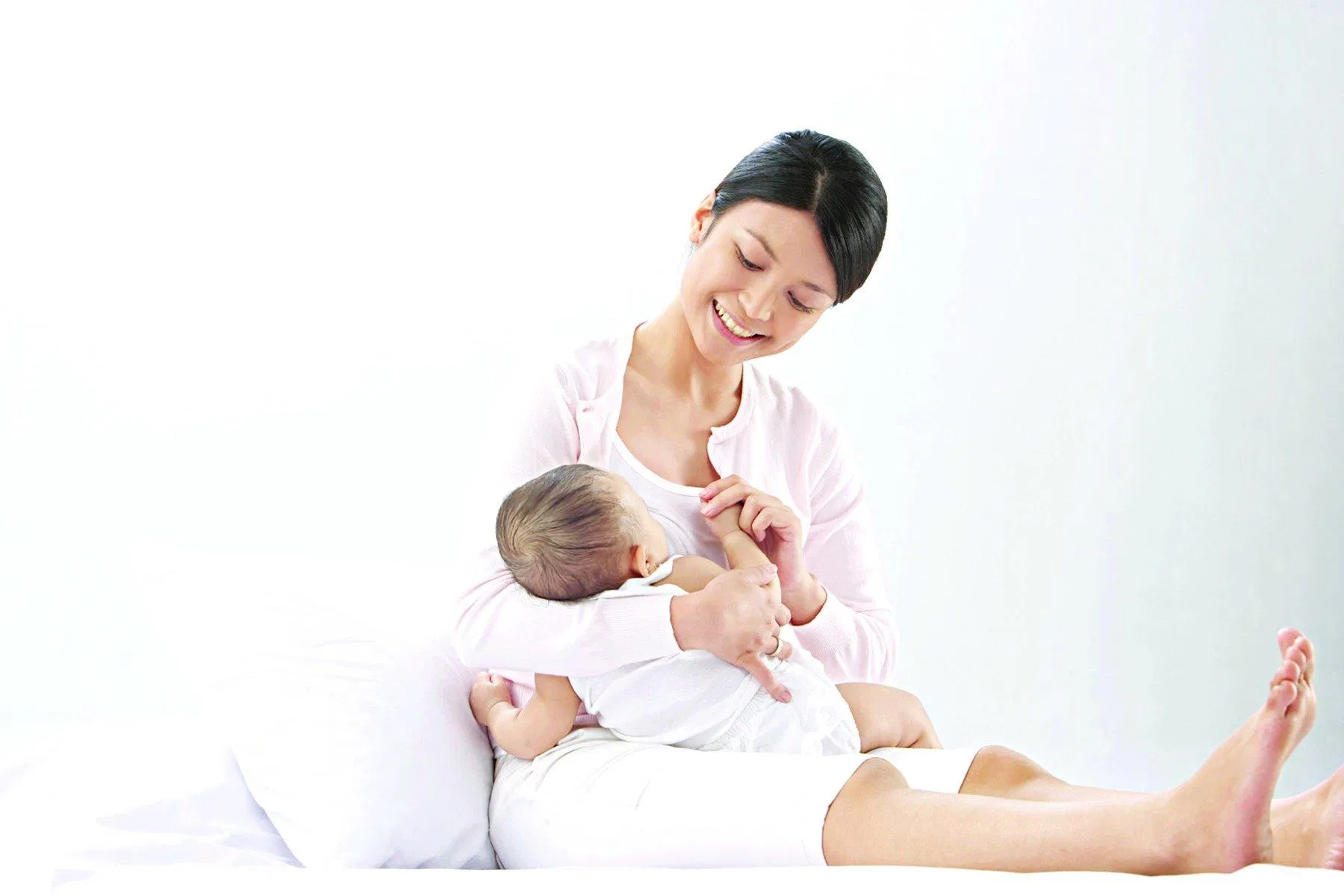 Nuôi con bằng sữa mẹ