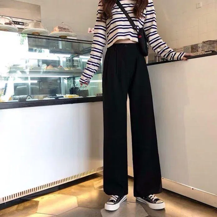 Quần tây ống rộng mix áo thun crop-top (ảnh: internet)