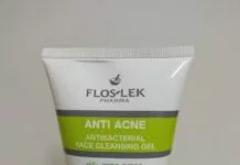 Sữa rửa mặt trị mụn Floslek Antibacterial face cleansing gel. (Nguồn: BlogAnChoi)