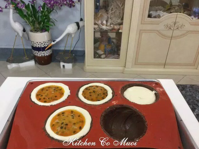 Bánh chocolate vỏ trái dừa khô