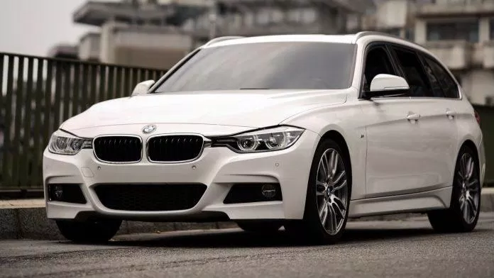 Dòng BMW 320i Sedan là dòng được ưa chuộn nhiều nhất ở giới trẻ nước ta. Dòng BMW 320i Sedan là dòng được ưa chuộn nhiều nhất ở giới trẻ nước ta.