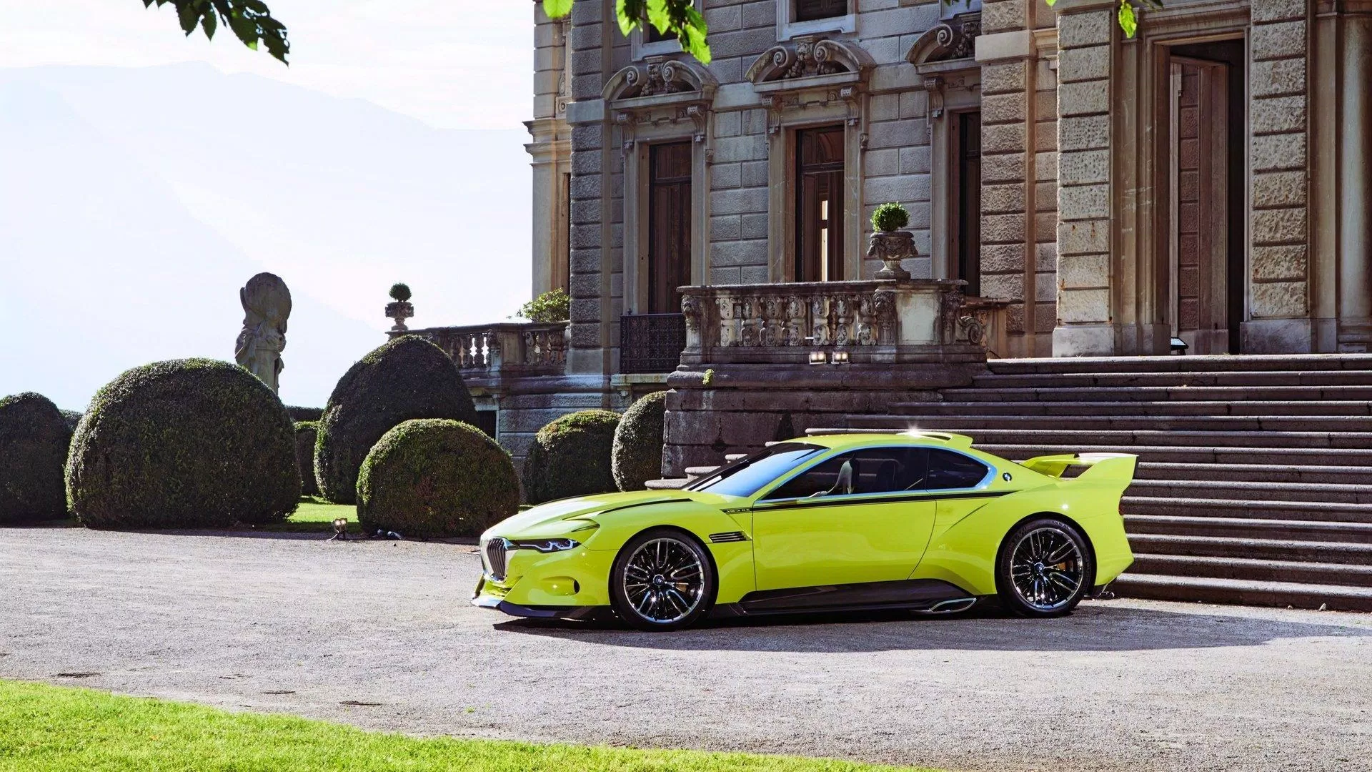 BMW 3.0 CSL Hommage Concept 2015 từng có giá đến 1.5 Triệu bảng.