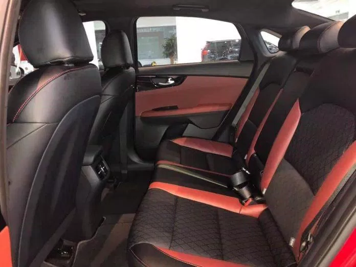 KIA Cerato 2019 Ghế sau nếu người ngồi
