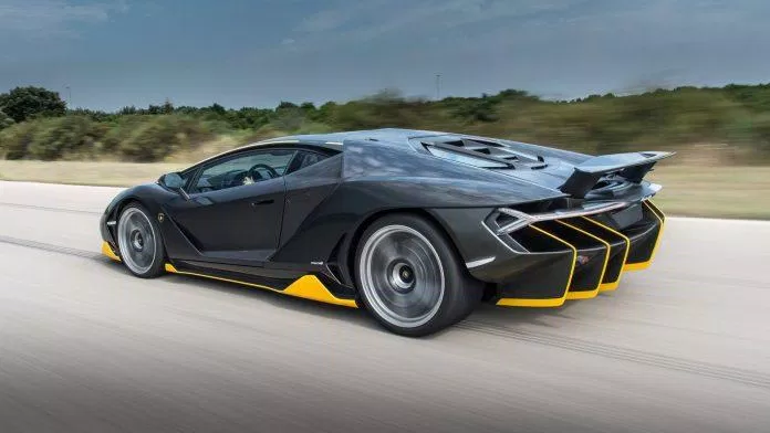 Lamborghini Centenario nếu nhập về Việt Nam sẽ có giá hơn mười một con số 0 Lamborghini Centenario nếu nhập về Việt Nam sẽ có giá hơn mười một con số 0