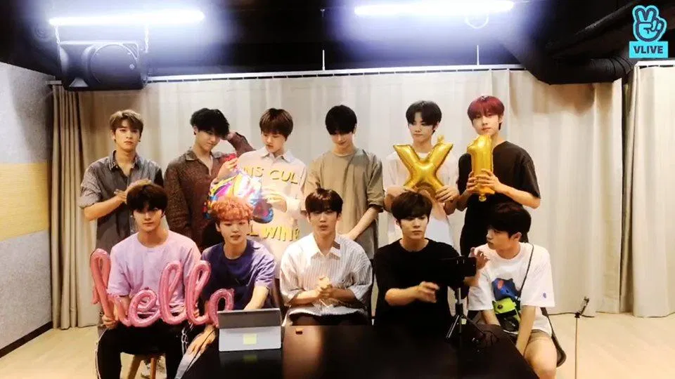 X1 Vlive đầu tiên