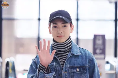 Nam idol KPOP góp phần cứu bé gái trong cơn nguy kịch trên máy bay Aron ARON NUEST Idol K-pop KCON 2019 NY KPOP NUEST