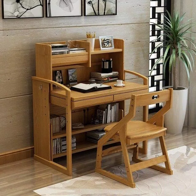 Một chiếc bàn học gấp, tiện lợi lại xinh xắn. (Nguồn: Internet)