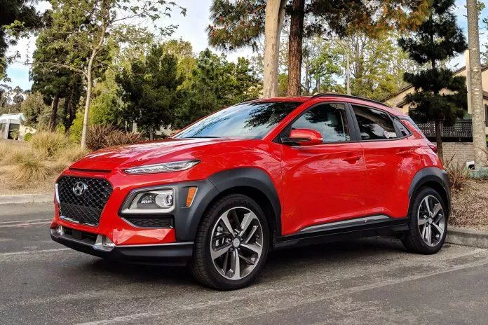 Hyundai Kona là mẫu xe dành cho khách hàng trẻ, phá cách. Hyundai Kona là mẫu xe dành cho khách hàng trẻ, phá cách.