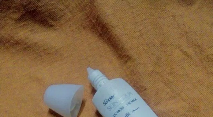 Kem chống nắng dưỡng ẩm Sunplay UV Moisture Milk