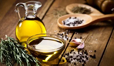 Sử dụng dầu ô liu khi nấu ăn là cách bảo vệ gan hữu hiệu