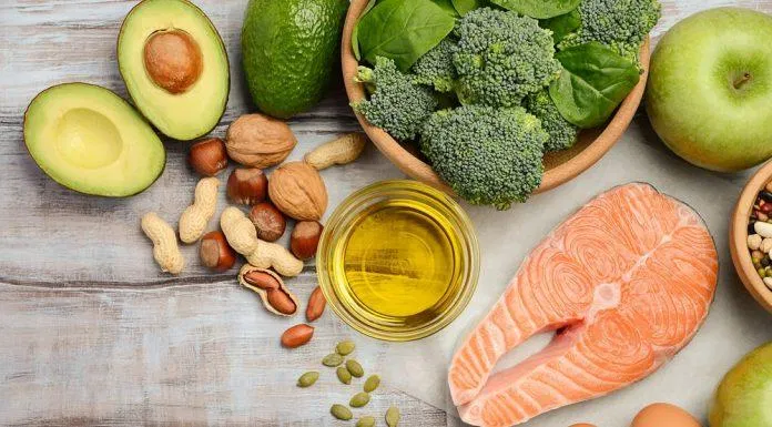 Một số thực phẩm giàu Omega-3 (Ảnh: Internet)