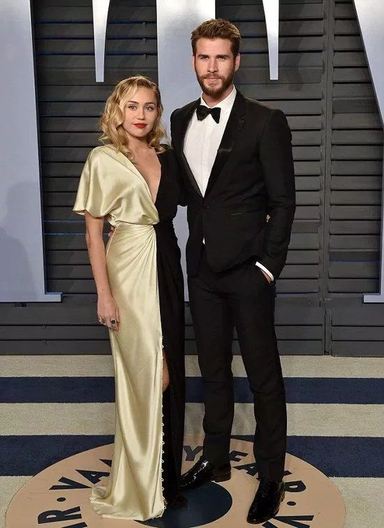 ảnh tĩnh Liam Hemsworth và Miley Cyrus