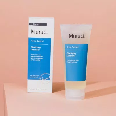 Gel rửa mặt dành cho da mụn Murad Clarifying Cleanser có chứa Salicylic Acid giúp làm giảm và ngăn ngừa mụn hiệu quả