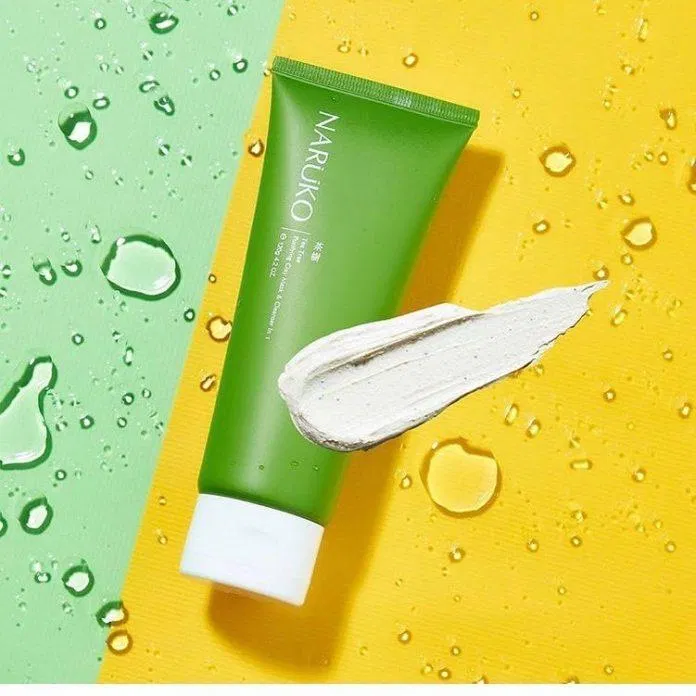 Sữa rửa mặt đất sét tràm trà Naruko Tea Tree Purifying Clay Mask and Cleanser in 1 có chứa các hạt scrub li ti, có tác dụng tẩy tế bào chết (Nguồn: Internet)