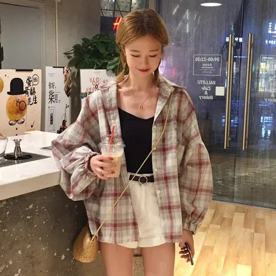Ta có thể khoác ngoài như chị gái xinh xinh trong ảnh nha ! ( nguồn ảnh: internet) Ta có thể khoác ngoài như chị gái xinh xinh trong ảnh nha ! ( nguồn ảnh: internet)