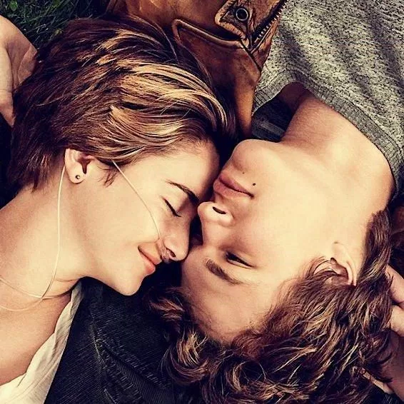 The Fault in Our Stars là tác phẩm khiến ta thấy rõ giá trị của việc được sống và việc yêu. (Ảnh: Internet)