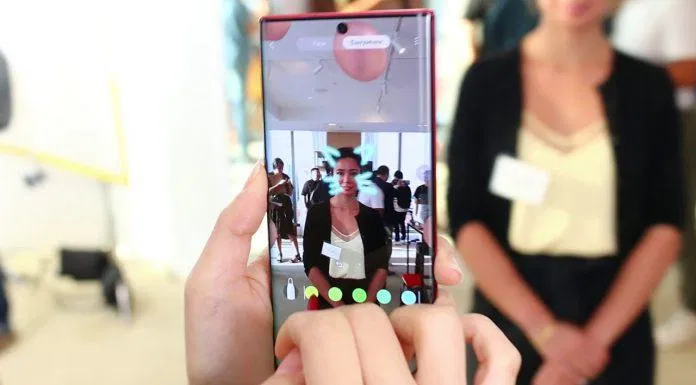 spen Tính năng vẽ thú vị của AR Doodle trên Galaxy Note 10. Ảnh: internet