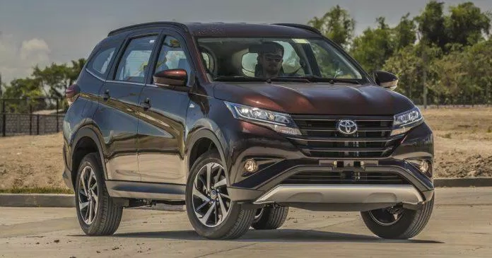 Toyota Rush là đối thủ tương xứng nhất với chiếc Mitsubishi Xpander Toyota Rush là đối thủ tương xứng nhất với chiếc Mitsubishi Xpander