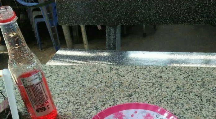 Trứng gà lòng đào