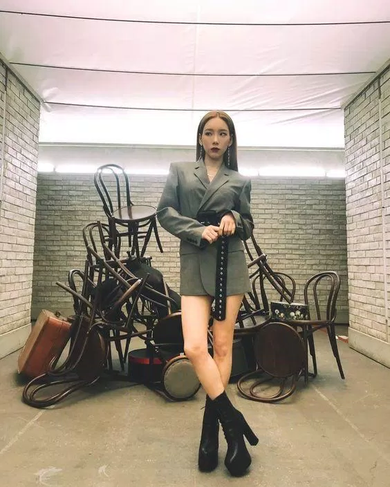 Một Taeyeon đầy mạnh mẽ với giày cao gót (nguồn: internet)