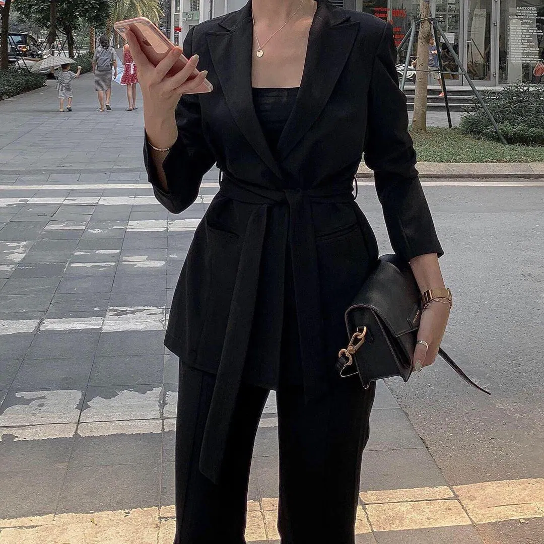 Áo blazer đen thắt eo