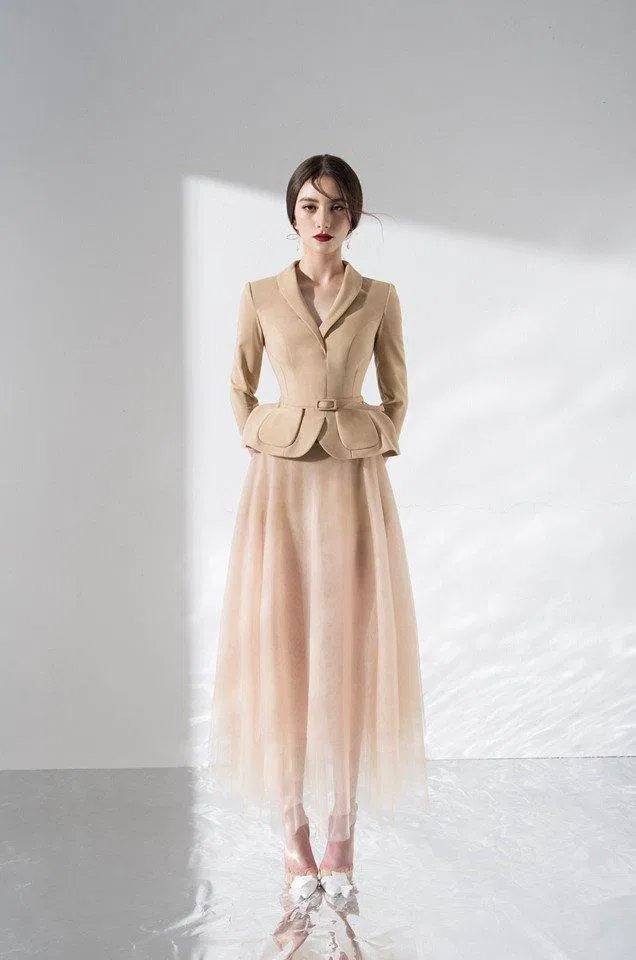 Blazer mix chân váy voan bồng tone nude
