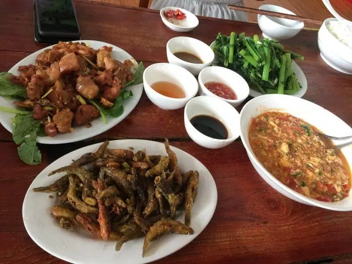 Cá Suối Nướng - Mộc Châu (Nguồn: BlogAnChoi) Cá Suối Nướng - Mộc Châu (Nguồn: BlogAnChoi)