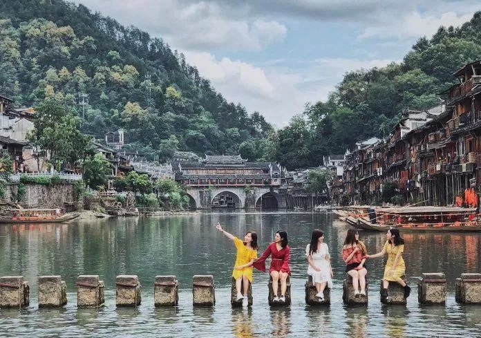 Mê đắm với vẻ đẹp huyền ảo của Phượng Hoàng Cổ Trấn - trấn cổ đẹp nhất  Trung Quốc - BlogAnChoi