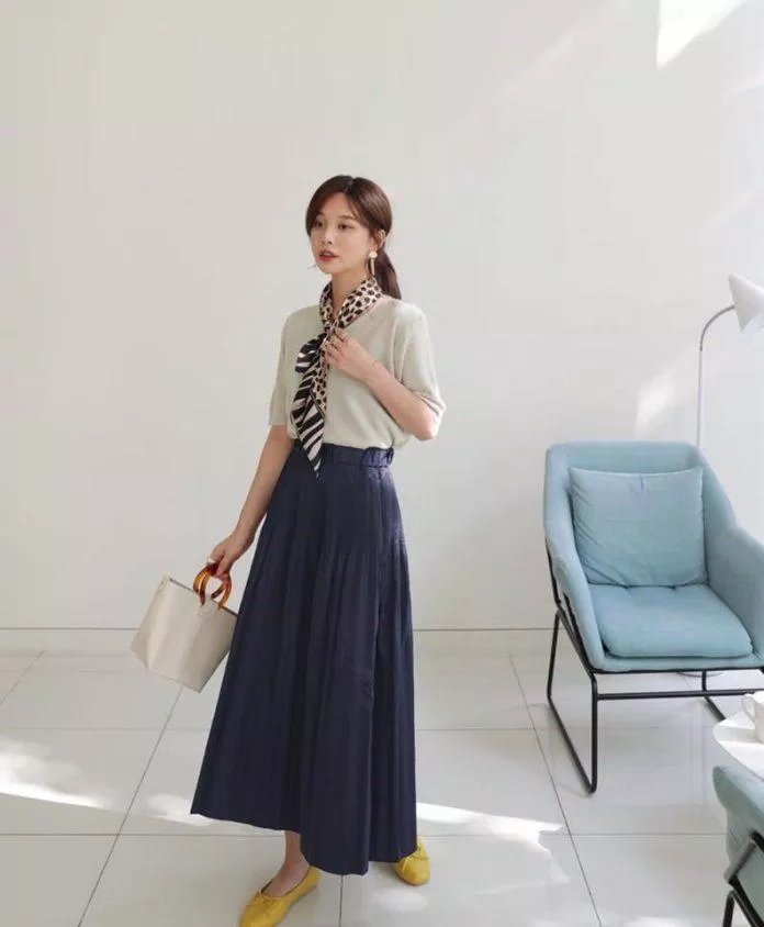 Chân váy xếp ly