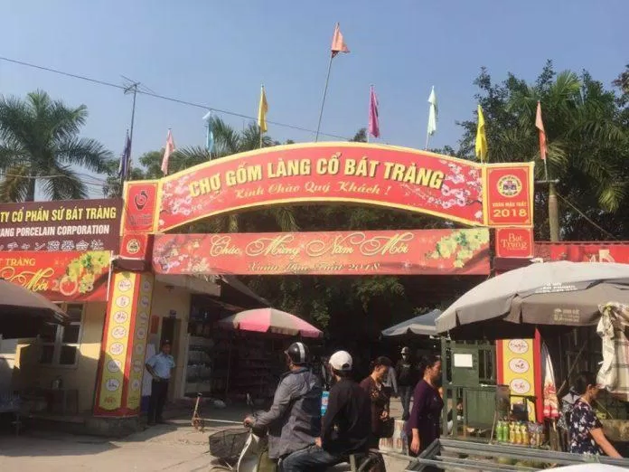 Chợ gốm Làng cổ Bát Tràng ( Nguồn: Internet )