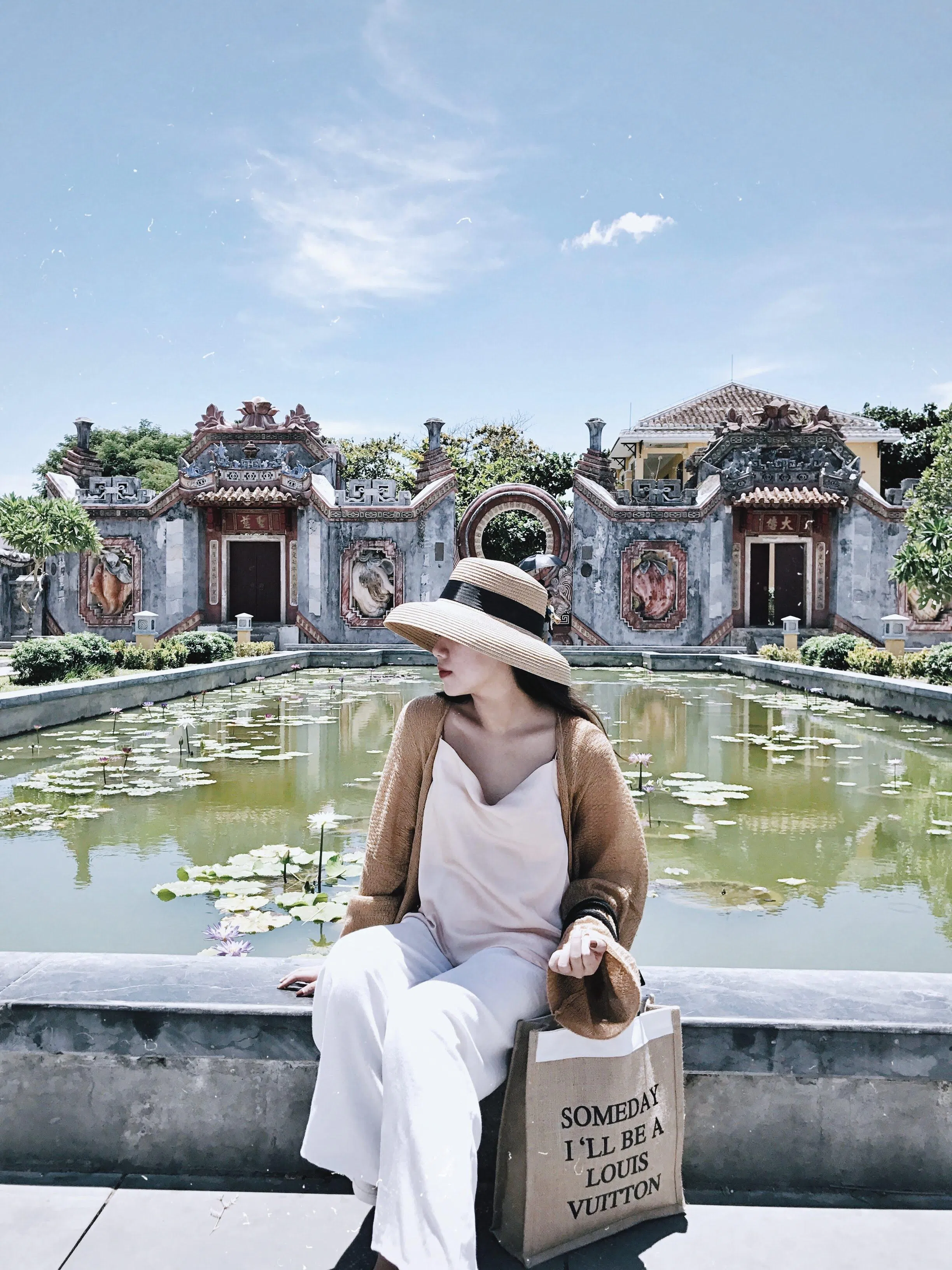 Tam Quan chùa Bà Mụ