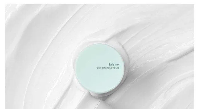 Kem dưỡng Safe me. Relief Moisture Cream 12 với bảng thành phần lành tính an toàn cho cả em bé và phụ nữ mang thai. (Nguồn ảnh: Internet).
