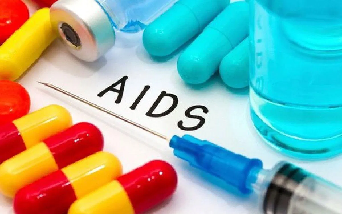 hiv lây 