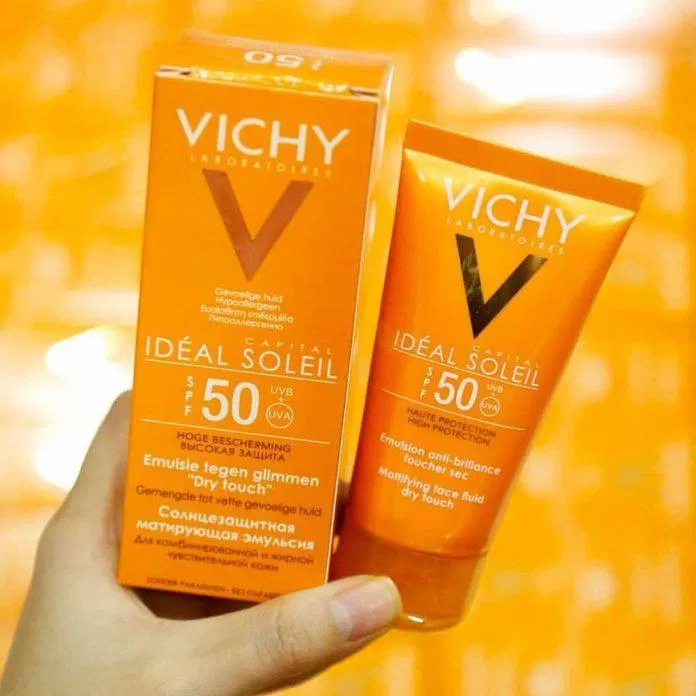 Kem chống nắng Capital Soleil SPF50 PA+++ Mattifying Face Fluid Dry Touch là kem chống nắng hóa học rất được ưa chuộng của hãng (ảnh: Internet) Kem chống nắng Capital Soleil SPF50 PA+++ Mattifying Face Fluid Dry Touch là kem chống nắng hóa học rất được ưa chuộng của hãng (ảnh: Internet)