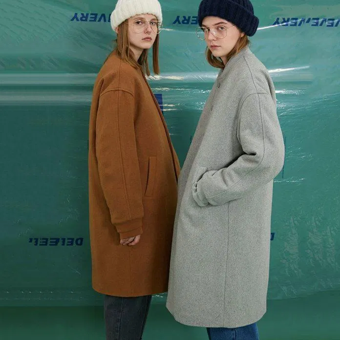 Áo khoác dạ là một item tưởng "khó" nhưng lại rất dễ để phối đồ (nguồn: internet).