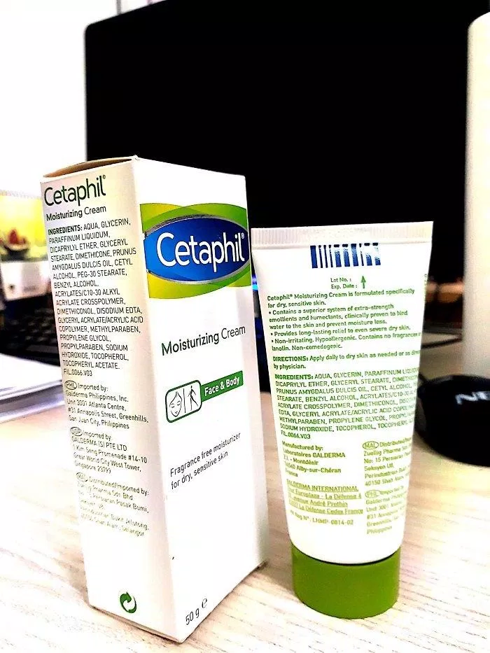 Các thành phần trong kem dưỡng ẩm Cetaphil Moisturizing Cream (ảnh: Nguyễn Hằng).