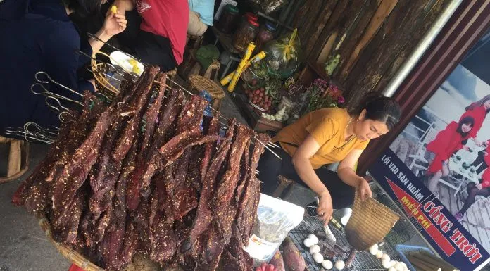 Thịt trâu gác bếp