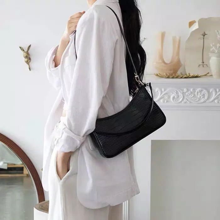 Túi kẹp nách vintage đen trơn