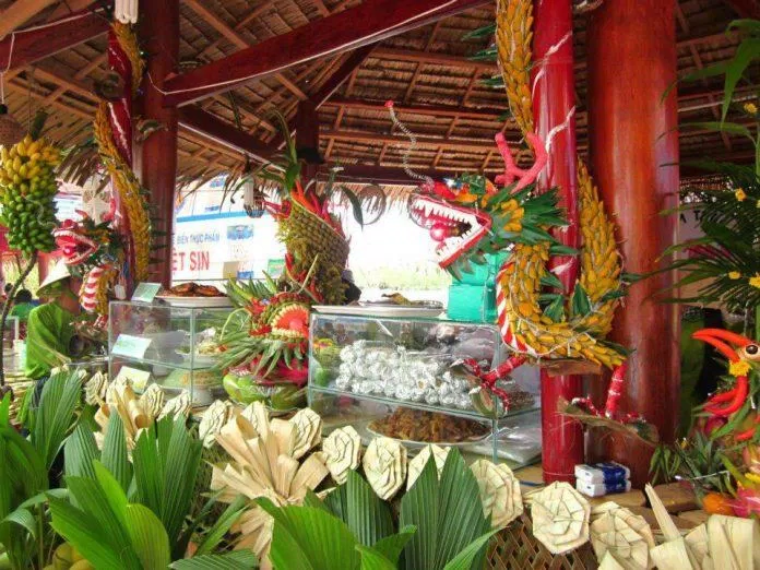 Một gian hàng ẩm thực tại Festival Dừa 2012