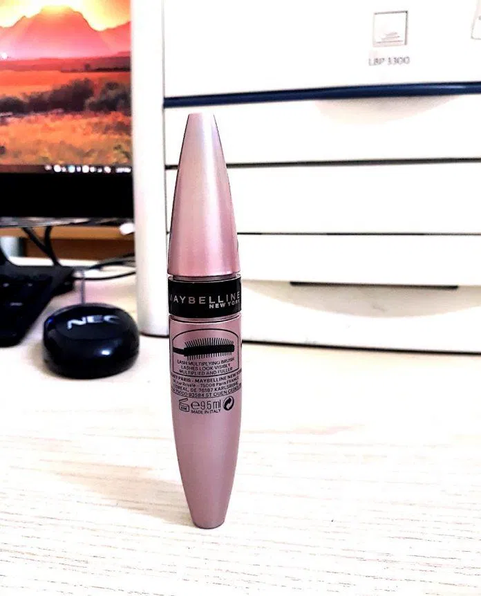 Mặt sau sản phẩm có in đầy đủ các thông tin về sản phẩm như: tên thương hiệu, dung tích, quốc gia sản xuất (ảnh: BlogAnChoi). Mặt sau sản phẩm có in đầy đủ các thông tin về sản phẩm như: tên thương hiệu, dung tích, quốc gia sản xuất (ảnh: BlogAnChoi).