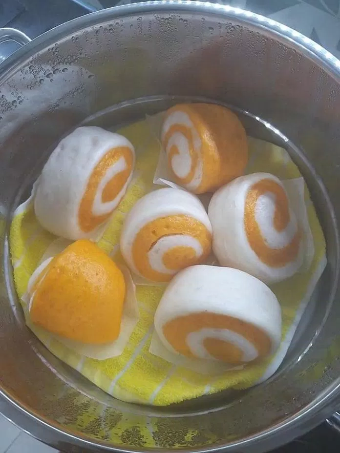 Bánh bao gấc