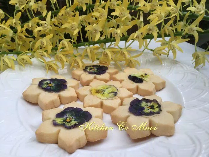 Bánh quy bơ hình bông hoa