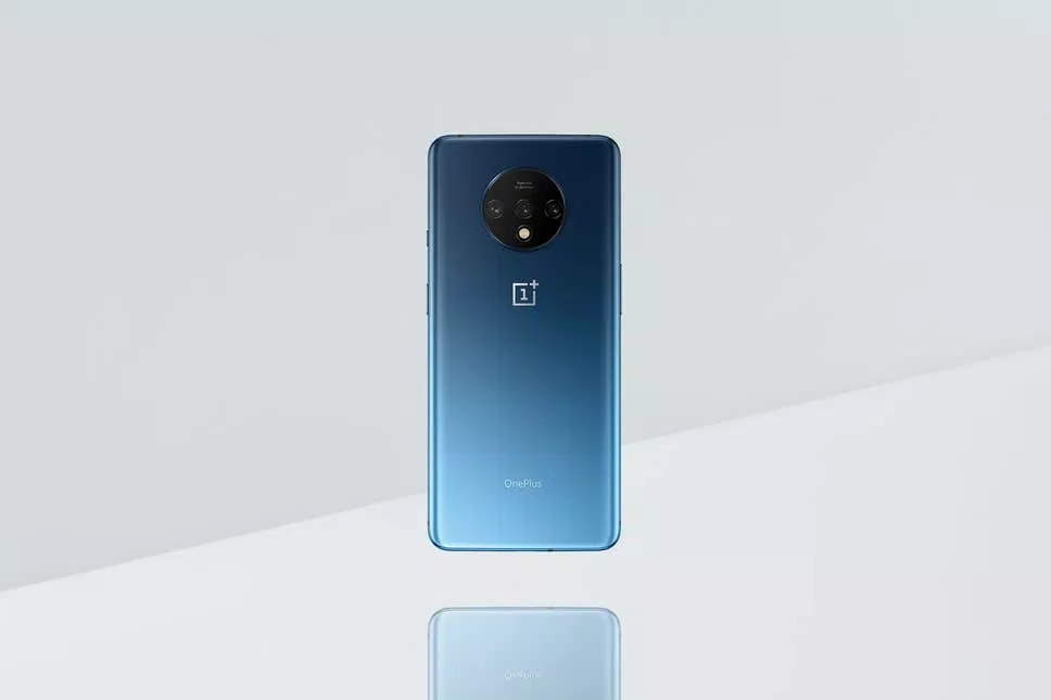 Mặt lưng của OnePlus 7T. Ảnh: internet